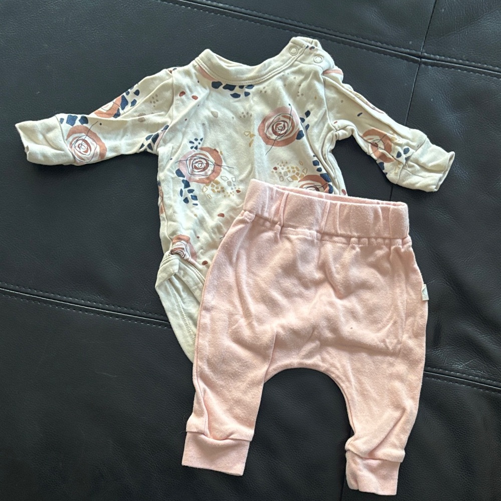 Goumi Baby Floral Onesie and Pink Pants Set